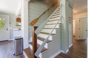 Unclassified image, 4 of 39, button