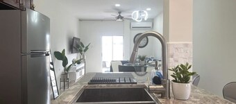 Sapphire-Vibrant & Relaxing 3mins to Buccoo Beach