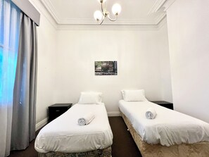 Deluxe Townhome | 4 bedrooms, Egyptian cotton sheets, premium bedding, desk - Readyset Victorian Terraces (East Melbourne)