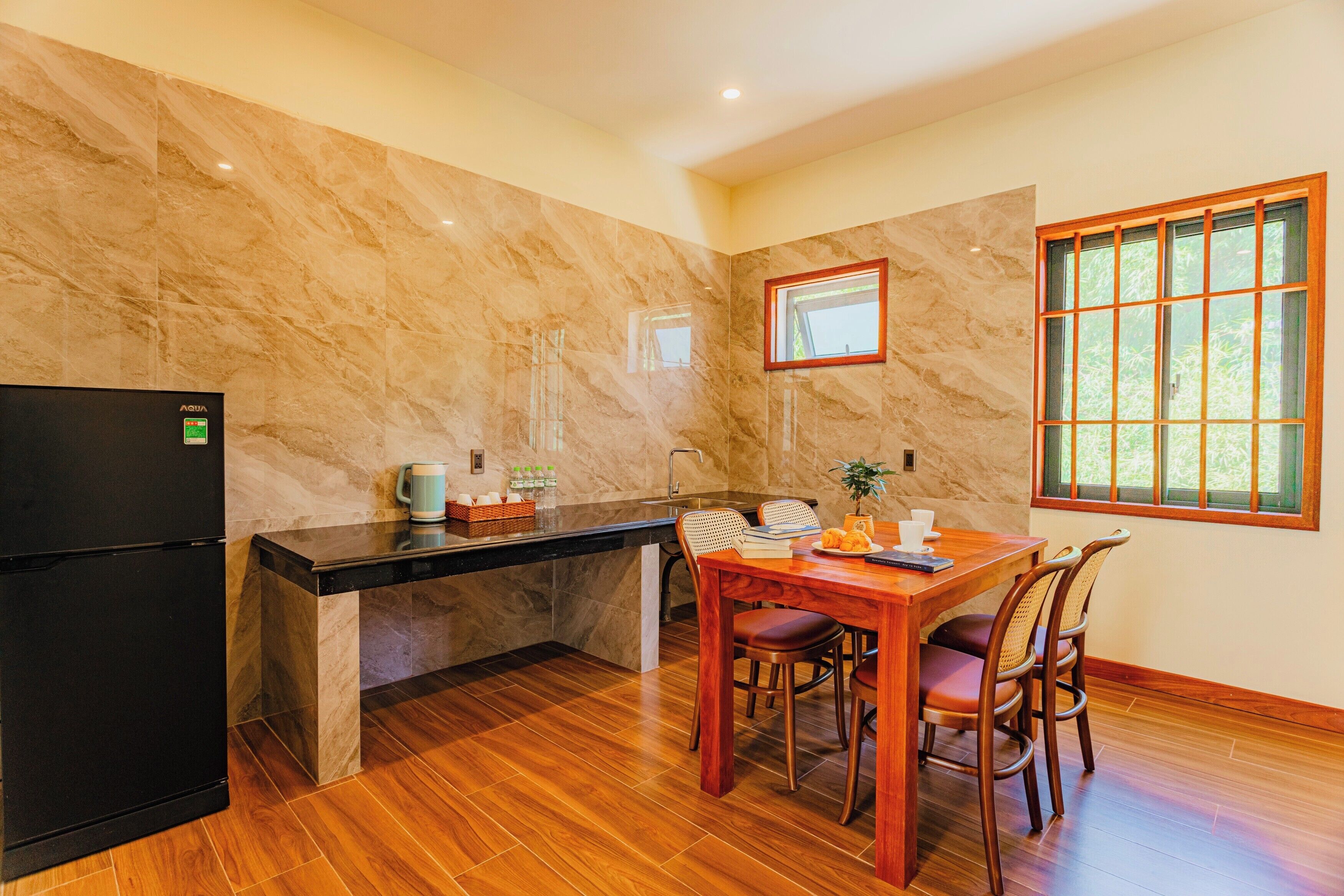 junior suite | private kitchenette | mini-fridge, coffee/tea maker, electric kettle