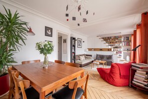 Dining - Spirit of Saint-Georges, by Veeve (Paris)