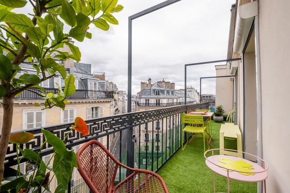 Outdoor dining - Spirit of Saint-Georges, by Veeve (Paris)