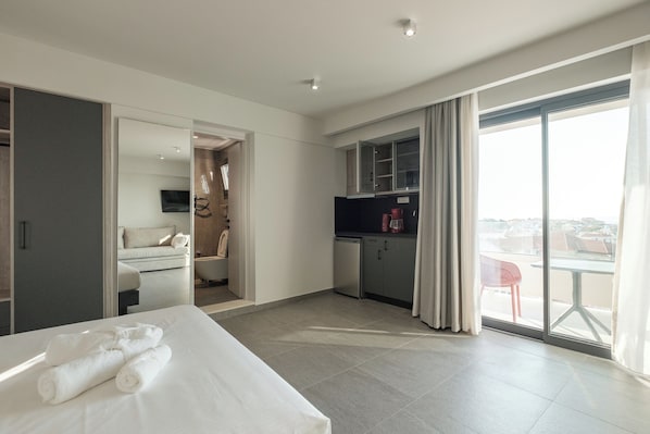 1 bedroom, premium bedding, Select Comfort beds, soundproofing