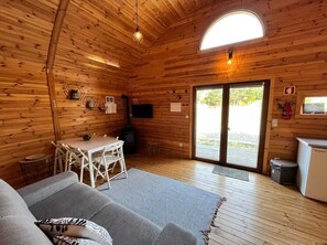 Standard Chalet | Living area