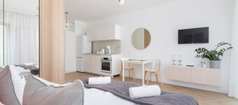 Ceglana 76 | Bright Studio | Parking & Balcony