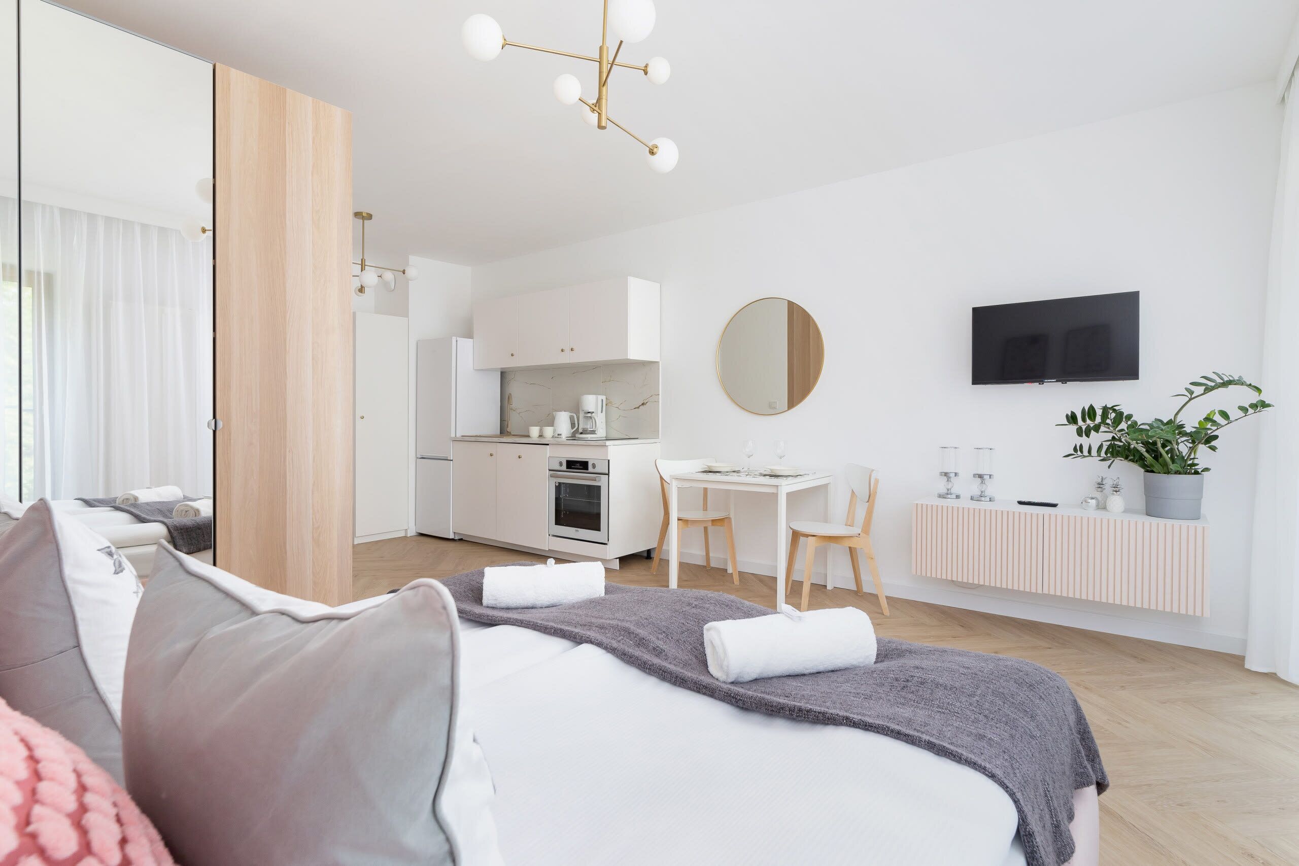 Bügeleisen/Bügelbrett, WLAN, Bettwäsche