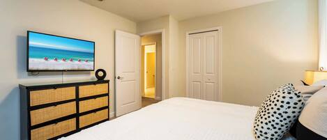 9 Schlafzimmer, Bügeleisen/Bügelbrett, WLAN, Bettwäsche