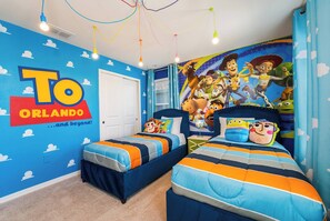 9 habitaciones, escritorio y tabla de planchar con plancha 