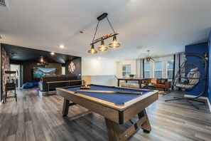 Spielezimmer