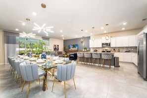 Refrigerador, microondas, horno y lavavajillas 