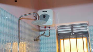 Shower, rainfall showerhead, free toiletries, slippers