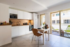 Fridge, microwave, oven, dishwasher