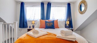 Stylish 3-Bedroom Oasis in Darlington, Sleeps 5