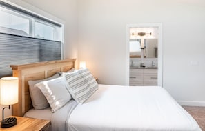 3 habitaciones, escritorio, wifi y ropa de cama 
