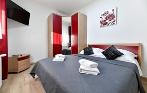 4 chambres, lit parapluie, Wi-Fi gratuit, draps fournis