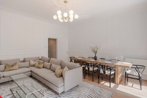 Dining - Lux and Spacious 4 bedroom 2 bathroom apt Camden town (London)