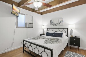 1 chambre, fer et planche à repasser, Wi-Fi gratuit, draps fournis
