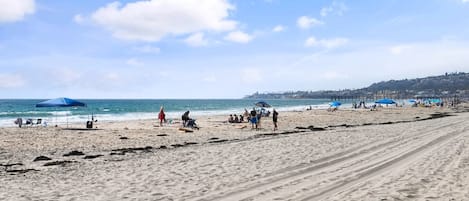 Una spiaggia nelle vicinanze