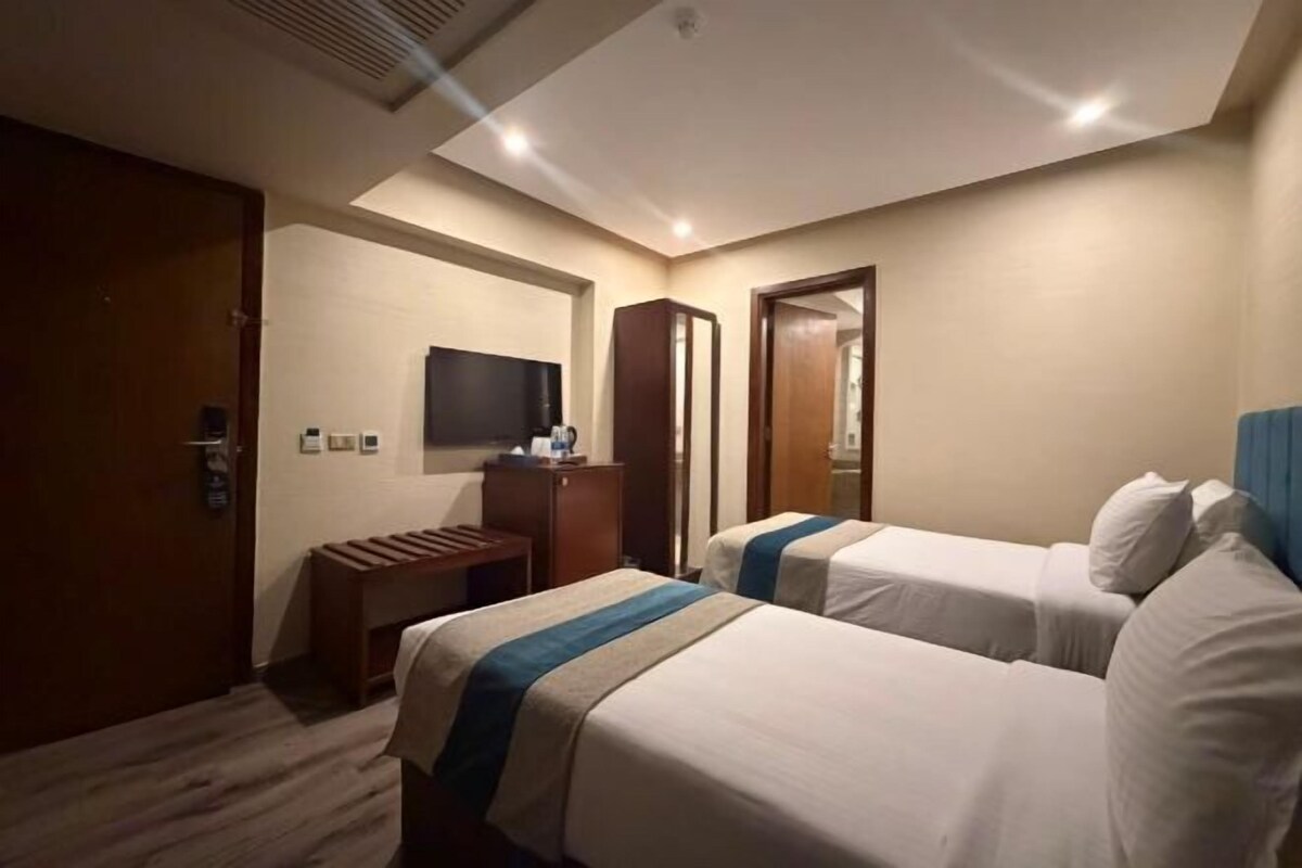 Minibar, iron/ironing board (on request), free WiFi, bed sheets