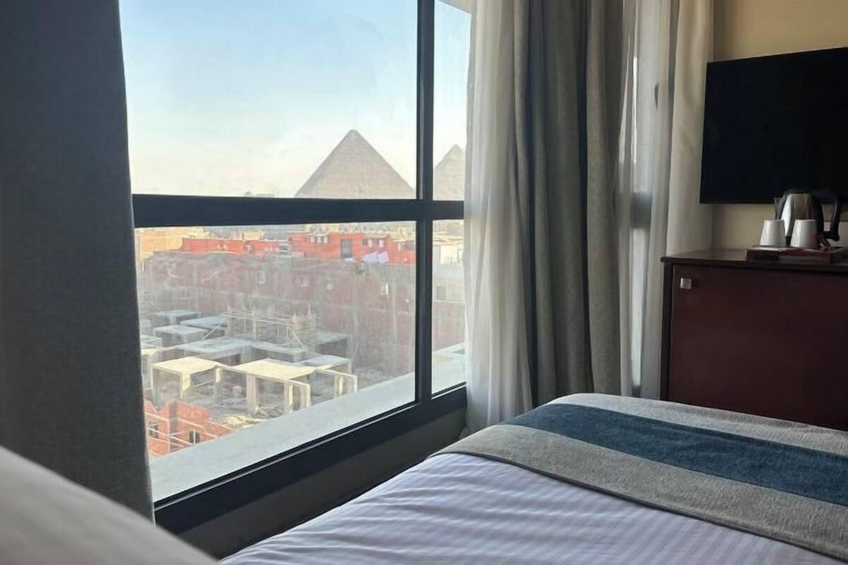 1 bedroom, minibar, iron/ironing board, bed sheets