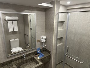 ฝักบัว, ผ้าเช็ดตัว