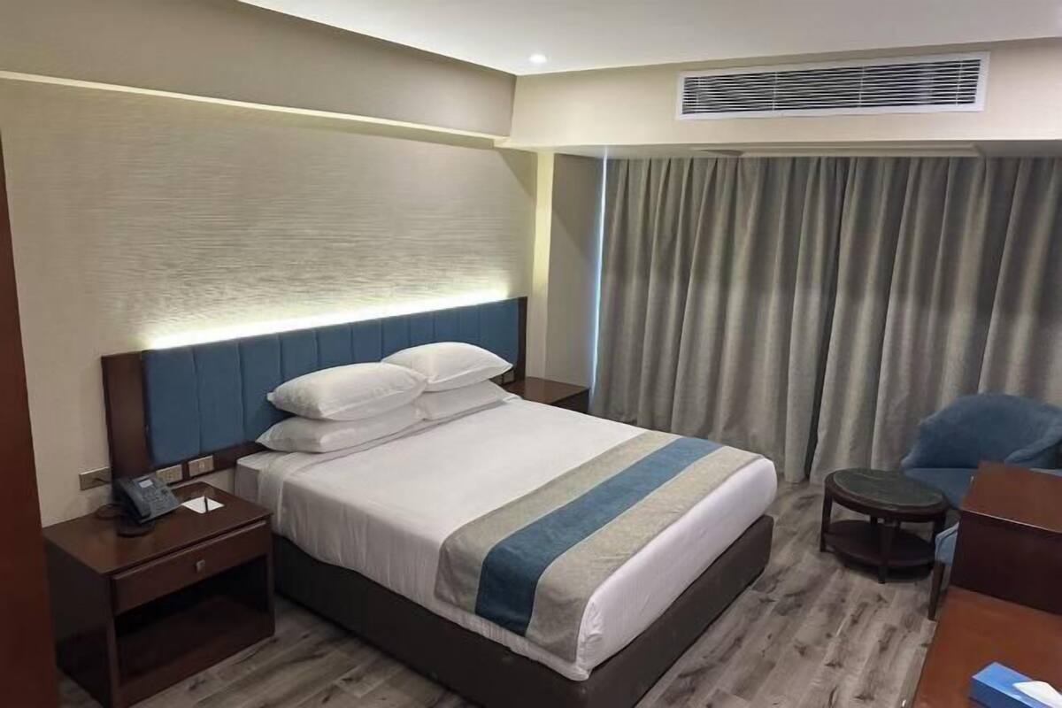 1 bedroom, minibar, iron/ironing board, bed sheets