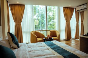 Junior Studio Suite | Premium bedding, memory-foam beds, individually furnished, desk - Hotel Black Diamond (Kathmandu)