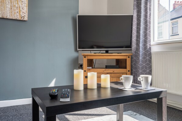 House | Living room - Maindee Parade by Tŷ SA (Newport)