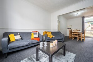 Living room - Maindee Parade by Tŷ SA (Newport)