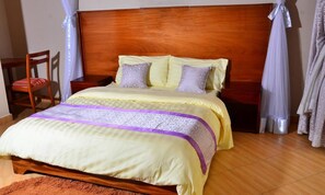 Executive Double Room | Free WiFi - Country Motel (Rubaare)