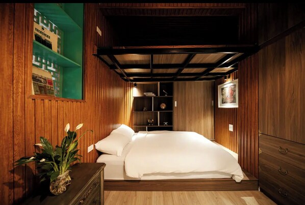 3 bedrooms, desk, iron/ironing board, WiFi