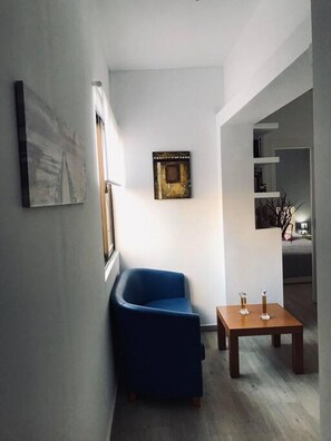 Appartement, toegankelijk voor mindervaliden, roken | Een bureau