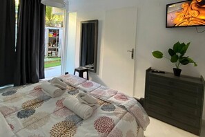 Apartment, Smoking | 2 bedrooms, desk - Sea Urban 4 Varkiza (Vari-Voula-Vouliagmeni)