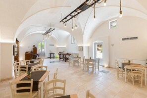 Dining - Masseria Villa Verde (Fasano)