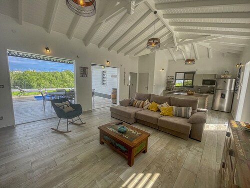 Villa avec piscine au Gosier (GPGO21)