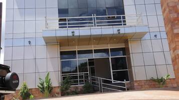 Fachada de la propiedad