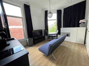 Living area - Beautiful 1 bedroom apartment in the centre of Rotterdam (ZH)