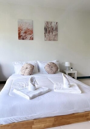 Double Room with Mountain View | Bed sheets