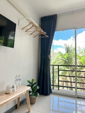 Double Room with Mountain View | 床单