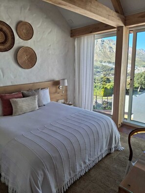 Luxury Double Room | Egyptian cotton sheets, premium bedding, down comforters - Umoya Boutique Hotel (Cape Town)
