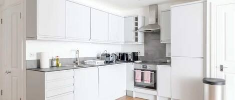 Basic Apartment, 2 Double Beds | Private kitchen
