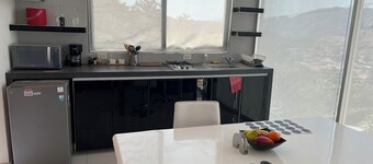 Amazing 4 Lofts Space For 16 