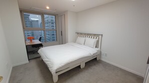 3 bedrooms, iron/ironing board, WiFi, bed sheets - Full option Banpo Apartment in Seoul, 3,7,9-line subway, Bus Terminal 3 minutes. (Seoul)