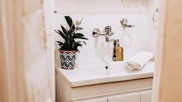 Ducha y secador de pelo