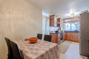 Basic House, Multiple Beds | Dining