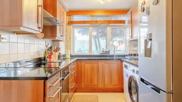 Basic House, Multiple Beds | Private kitchen