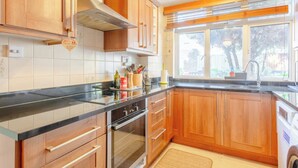 Rumah Basic, Beberapa Tempat Tidur | Dapur pribadi