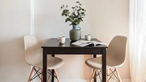 Dining - TurnKey | King George Studio with Balcony I (Praha 3)