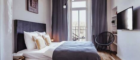 1 bedroom, iron/ironing board, travel crib, WiFi