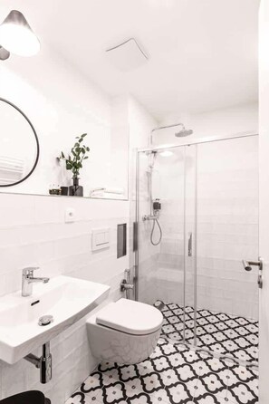 淋浴设施、吹风机